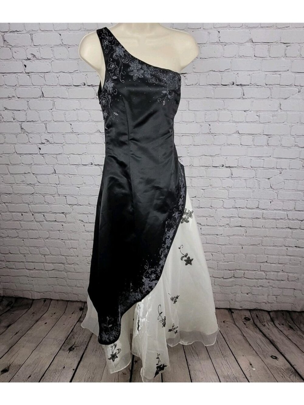 VTG Rebecca Black White Satin Beaded One Shoulder Evening Dress USA Small S